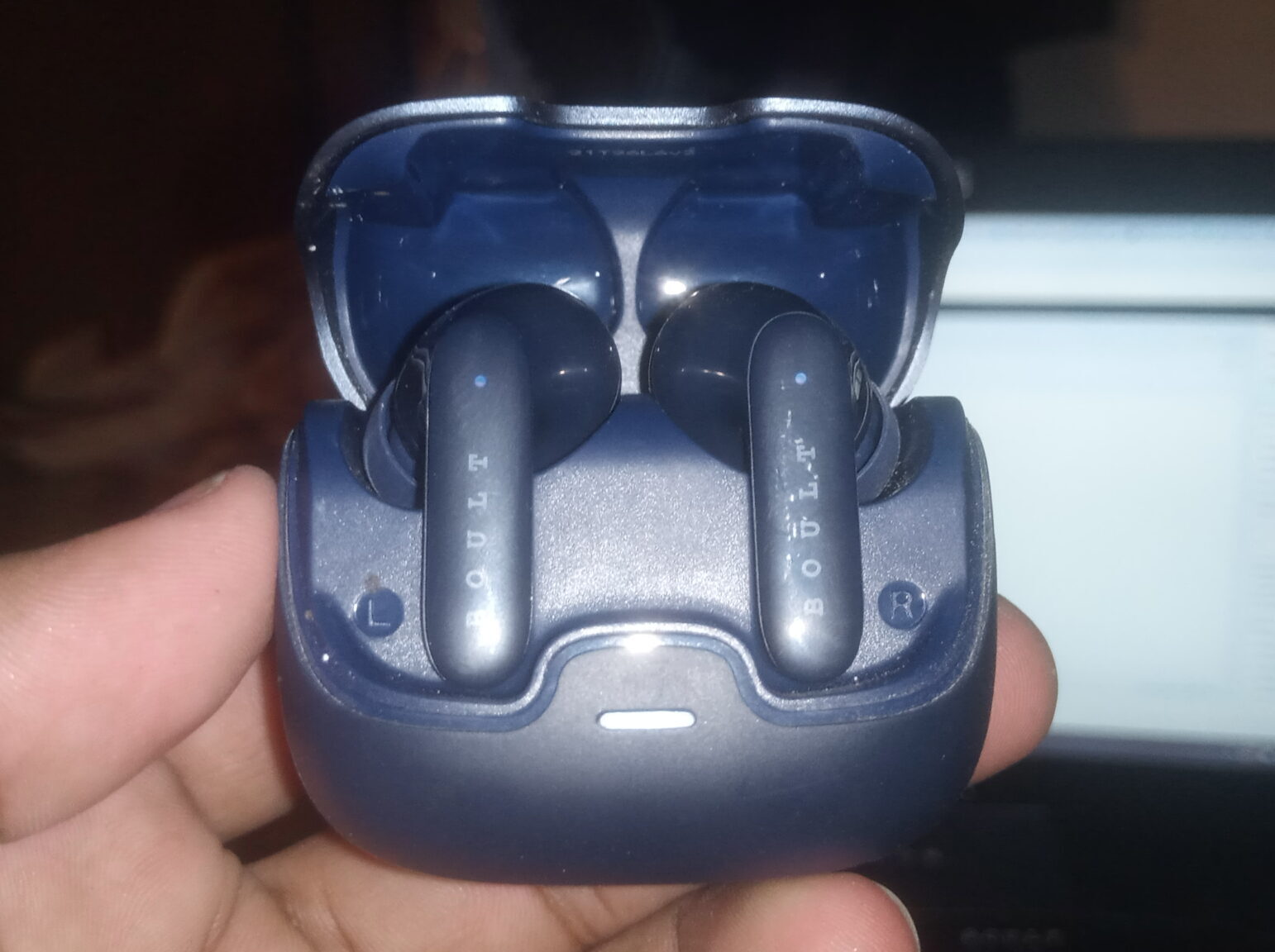 how to reset airpods